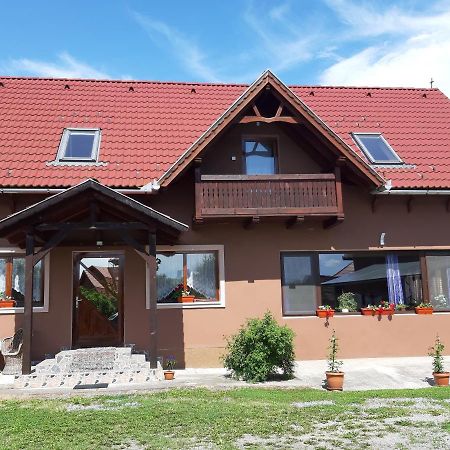 Becze Vanda Kulcsoshaz Lazarea Bagian luar foto