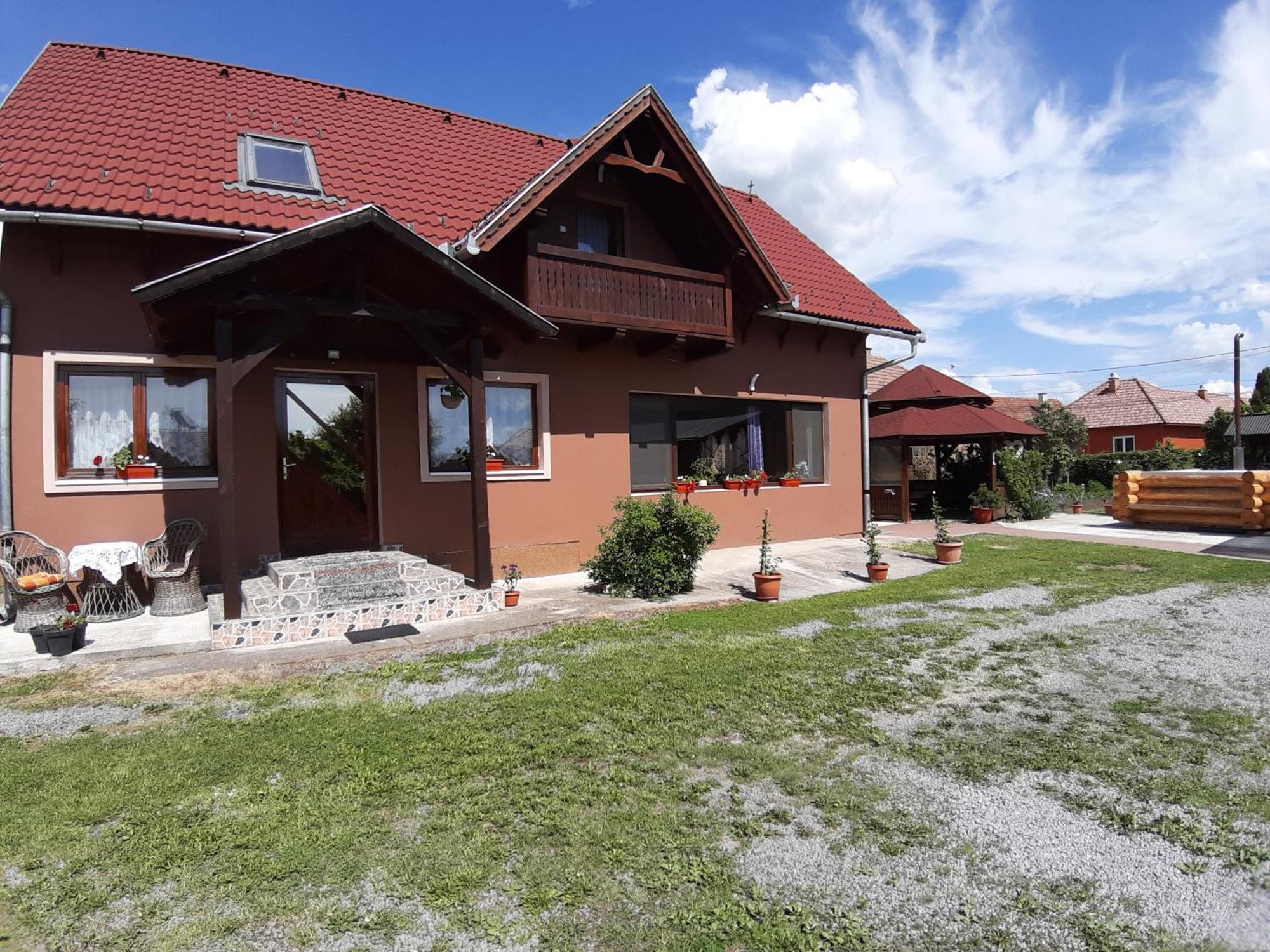 Becze Vanda Kulcsoshaz Lazarea Bagian luar foto