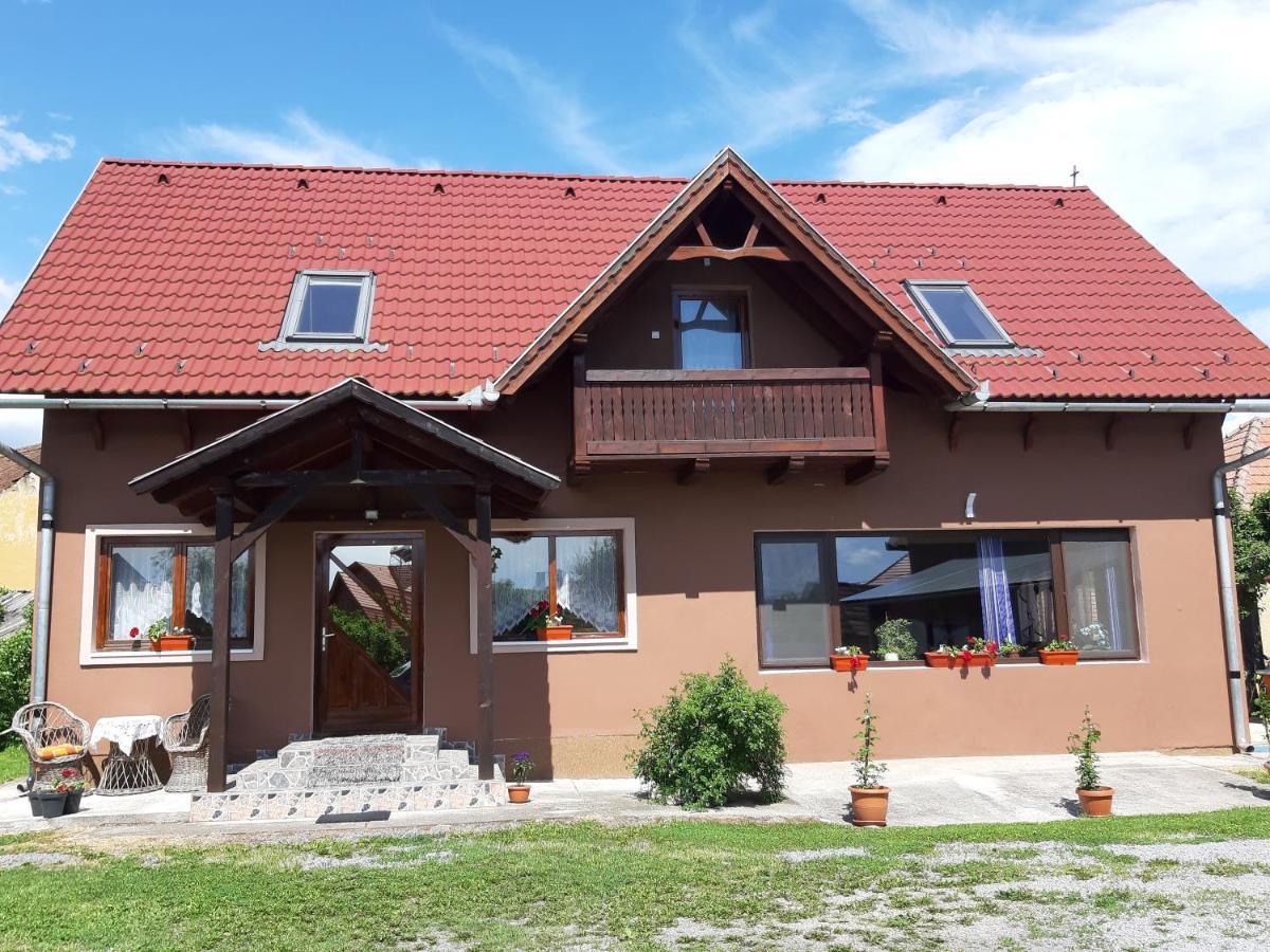 Becze Vanda Kulcsoshaz Lazarea Bagian luar foto